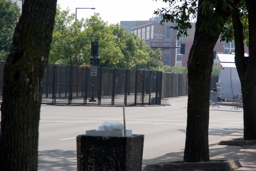 Temporary fence panels